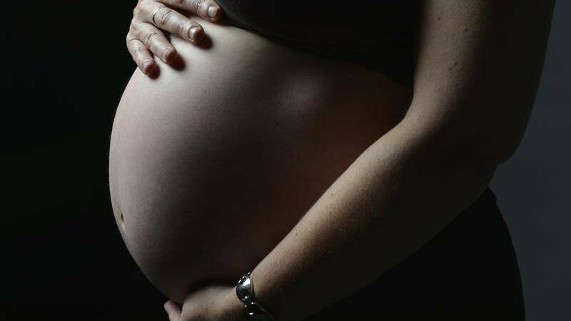 Grávida e sem apoio financeiro? Saiba como garantir seus direitos com os alimentos gravídicos previstos em lei