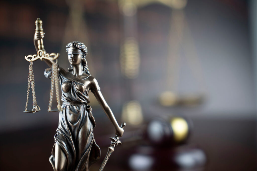 Entenda a diferença entre interdição, tutela e curatela e saiba quando cada uma se aplica